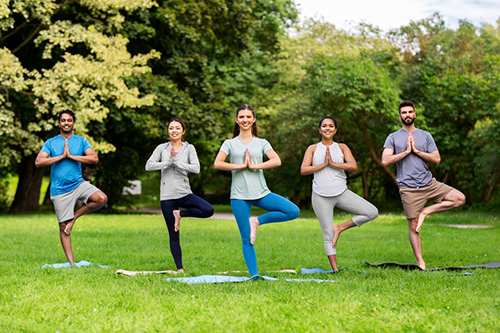 Yoga dans le parc (pour tous)